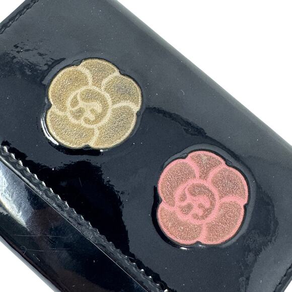 Chanel Vintage Camellia Key Case Black Patent Leather Wallet 95P with Box - Picture 12 of 13